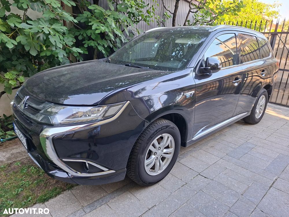 Mitsubishi Outlander 2.0 4WD Top - 2