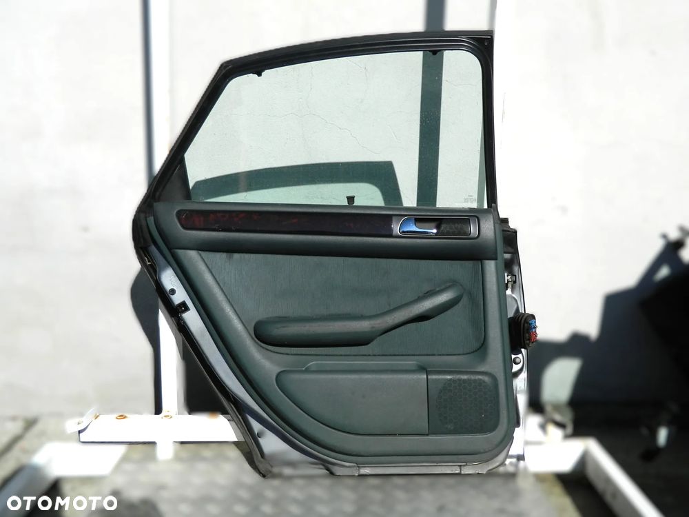 Audi A6 C5 sedan drzwi lewy tył - 7