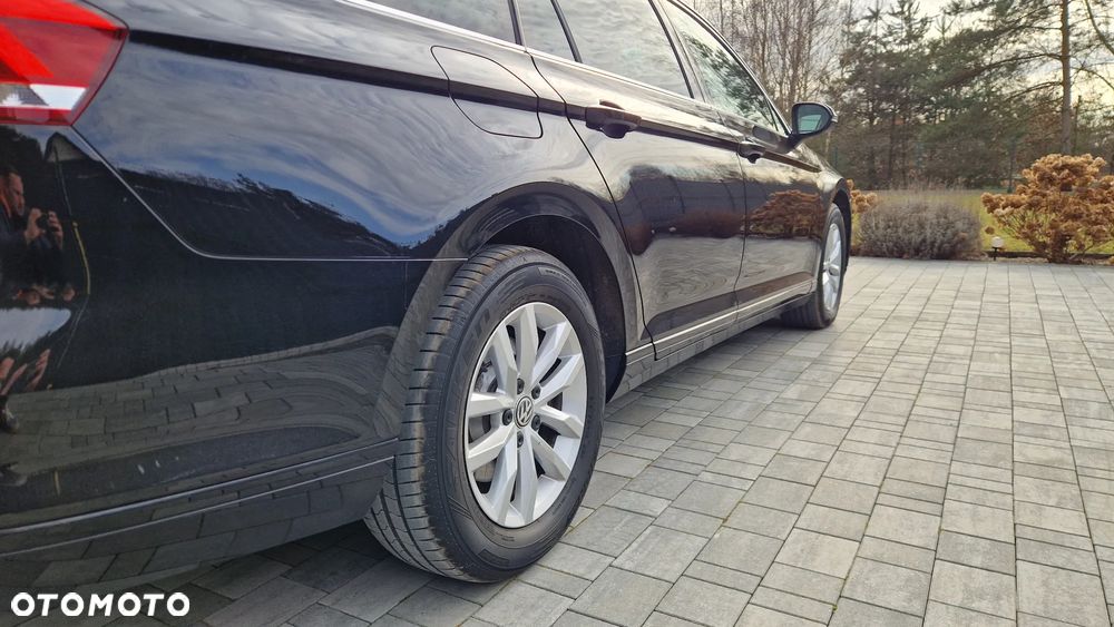 Volkswagen Passat - 12