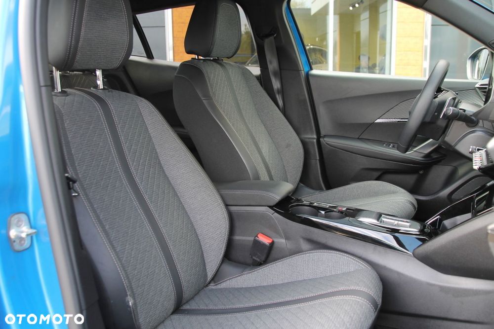 Peugeot 2008 1.2 PureTech Allure S&S EAT8 - 29