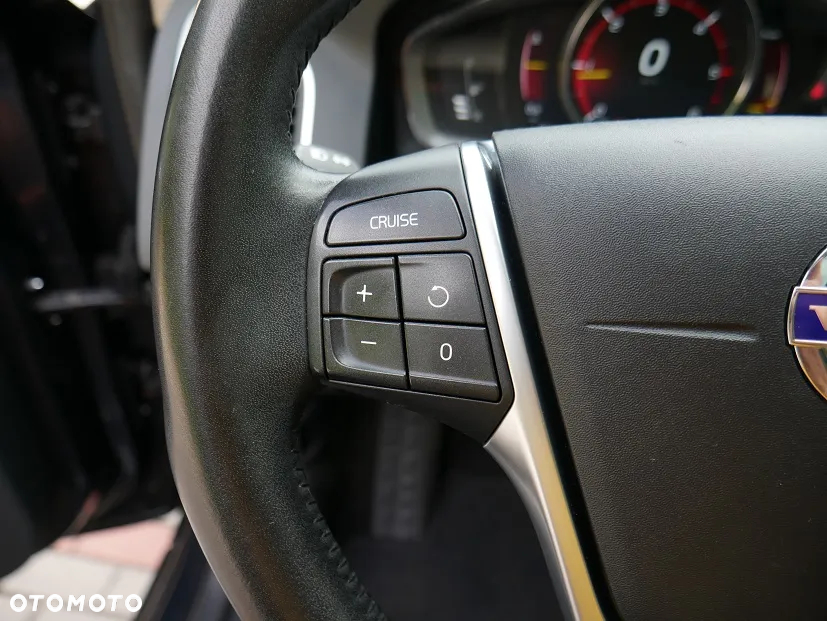 Volvo XC 60 D3 Geartronic Momentum - 14