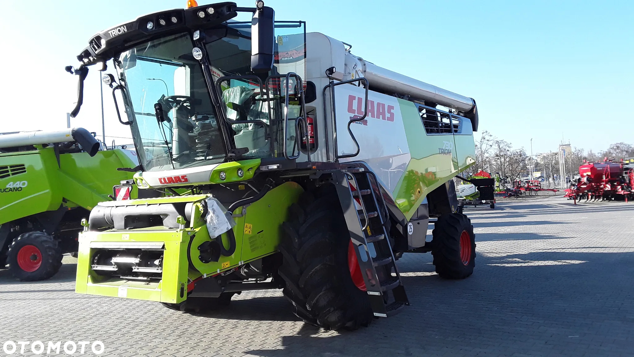 Claas TRION 730 - 4