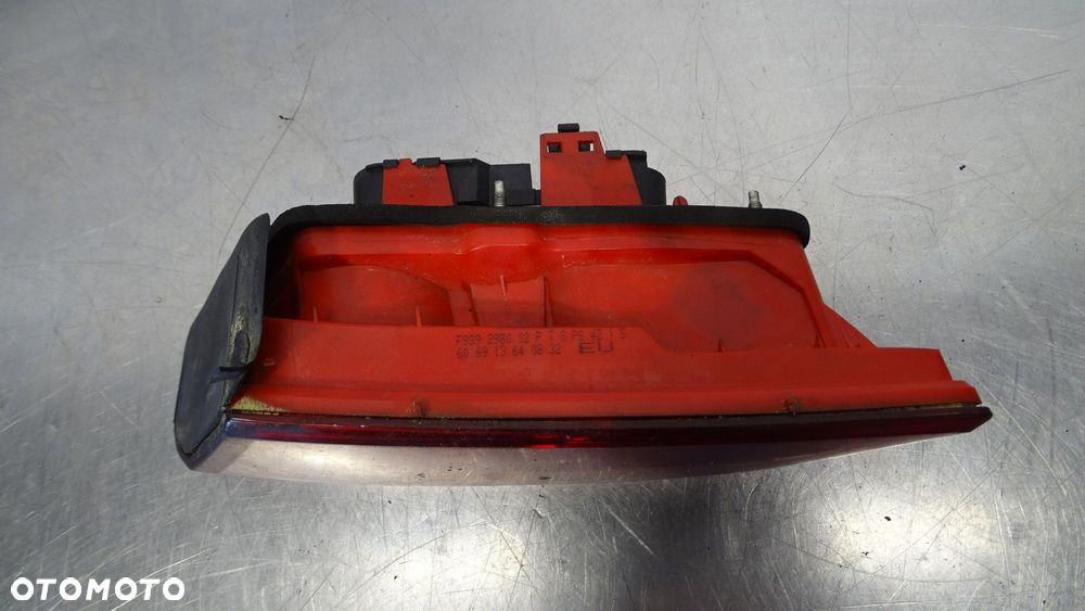 LAMPA PRAWA TYLNA W KLAPIE ALFA ROMEO 159 JTDM - 6