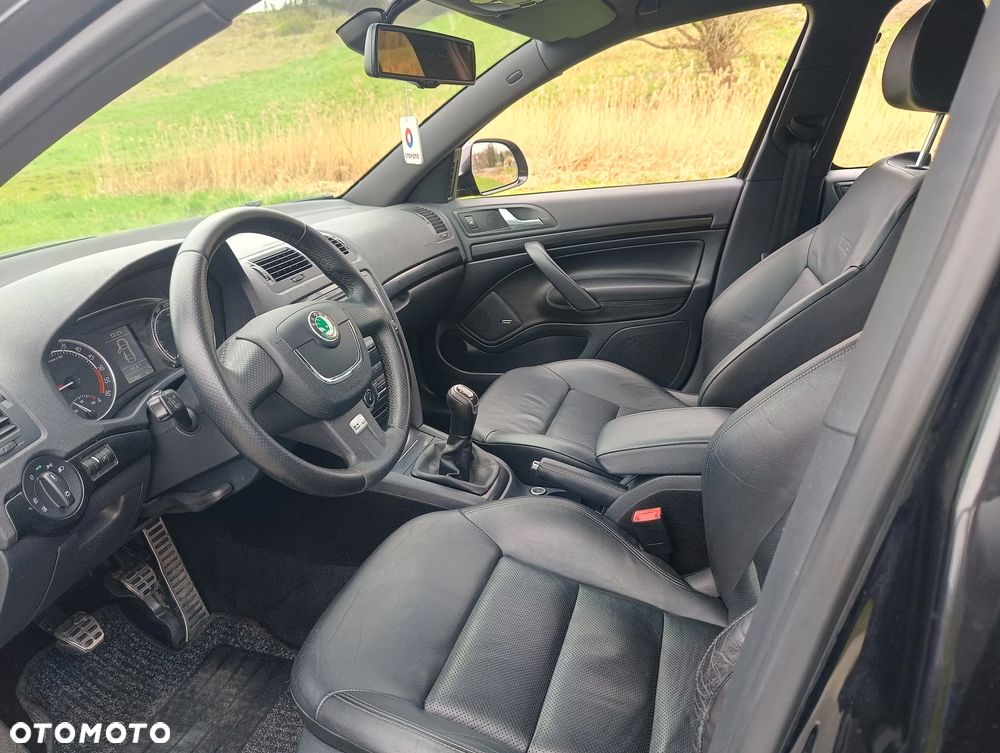 Skoda Octavia 2.0 TDI DPF RS - 24