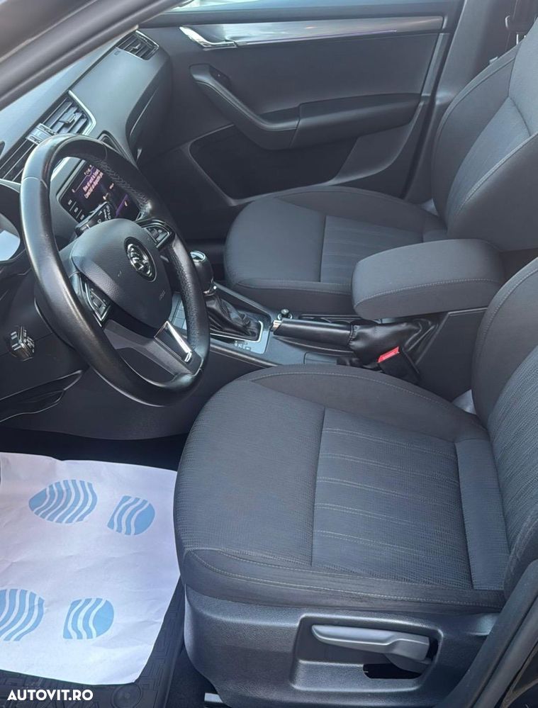 Skoda Octavia 2.0 TDI DSG Style - 12
