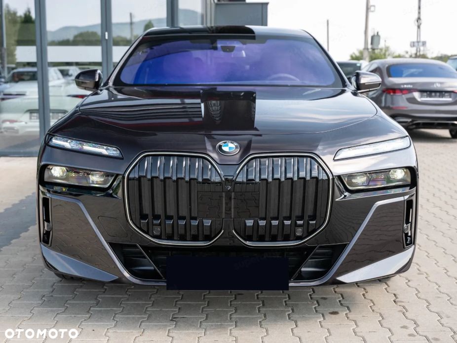 BMW Seria 7 740d xDrive mHEV Nero Lusso Edition sport - 10