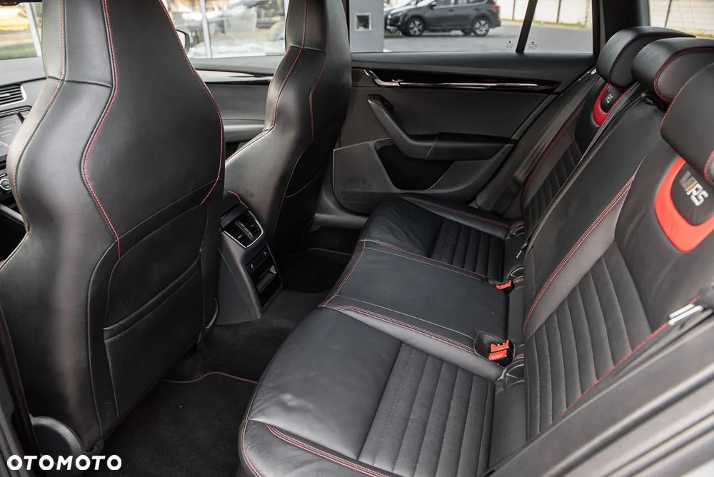 Skoda Octavia Combi 2.0 TSI DSG RS - 31