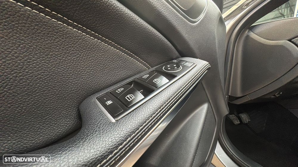 Mercedes-Benz A 200 d AMG Line - 13