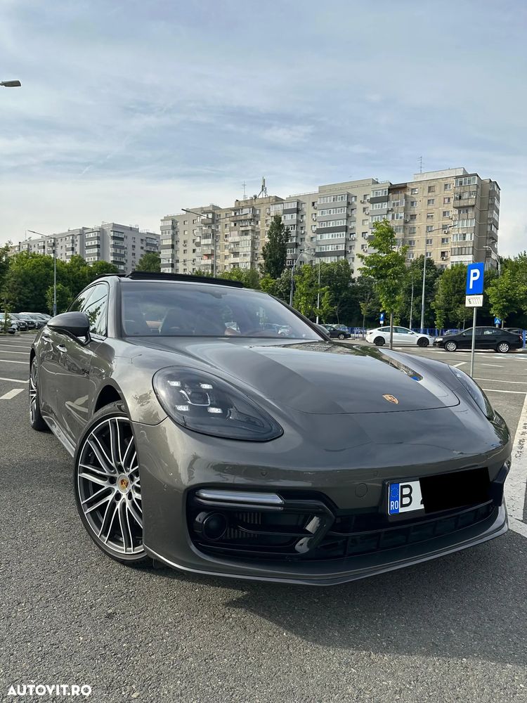 Porsche Panamera 4 E-Hybrid - 1