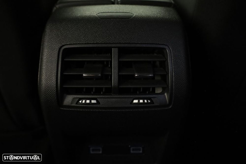 Peugeot 308 1.6 Hybrid Allure Pack e-EAT8 - 21