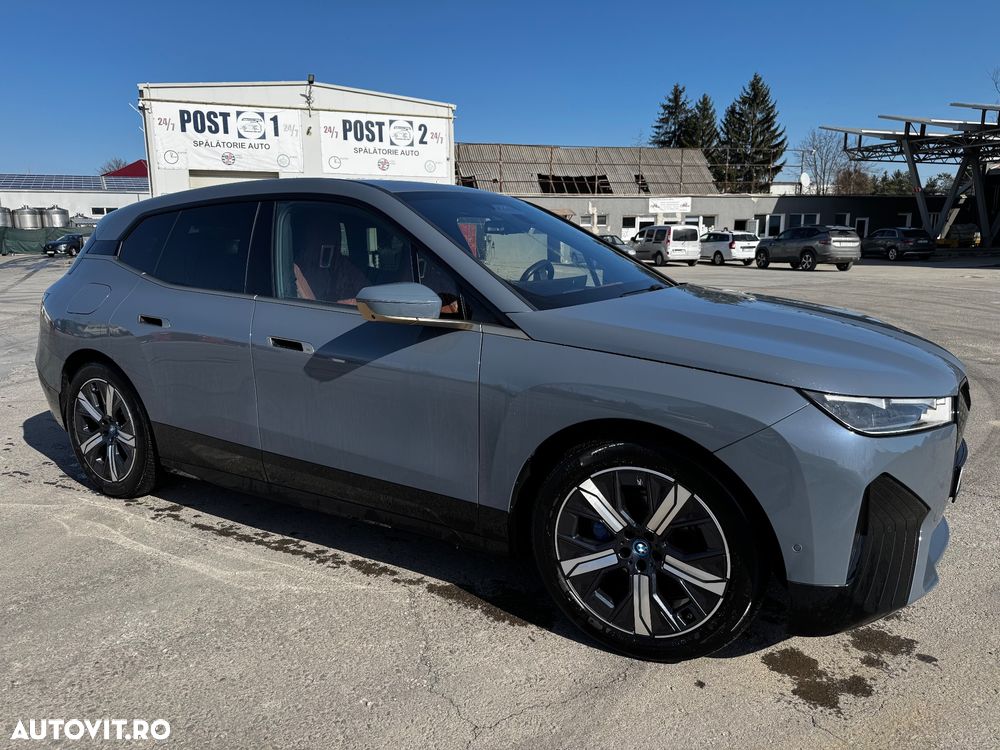 BMW iX - 20