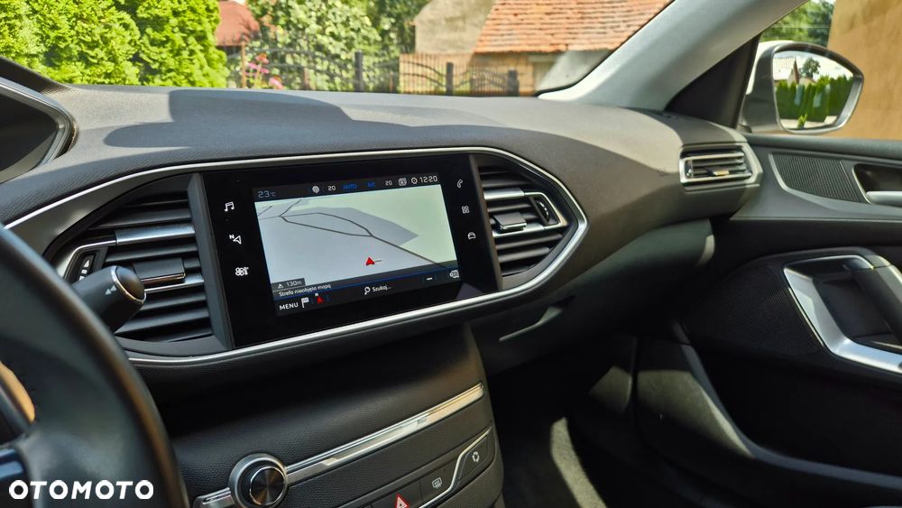 Peugeot 308 SW BlueHDi 130 EAT8 Allure - 28