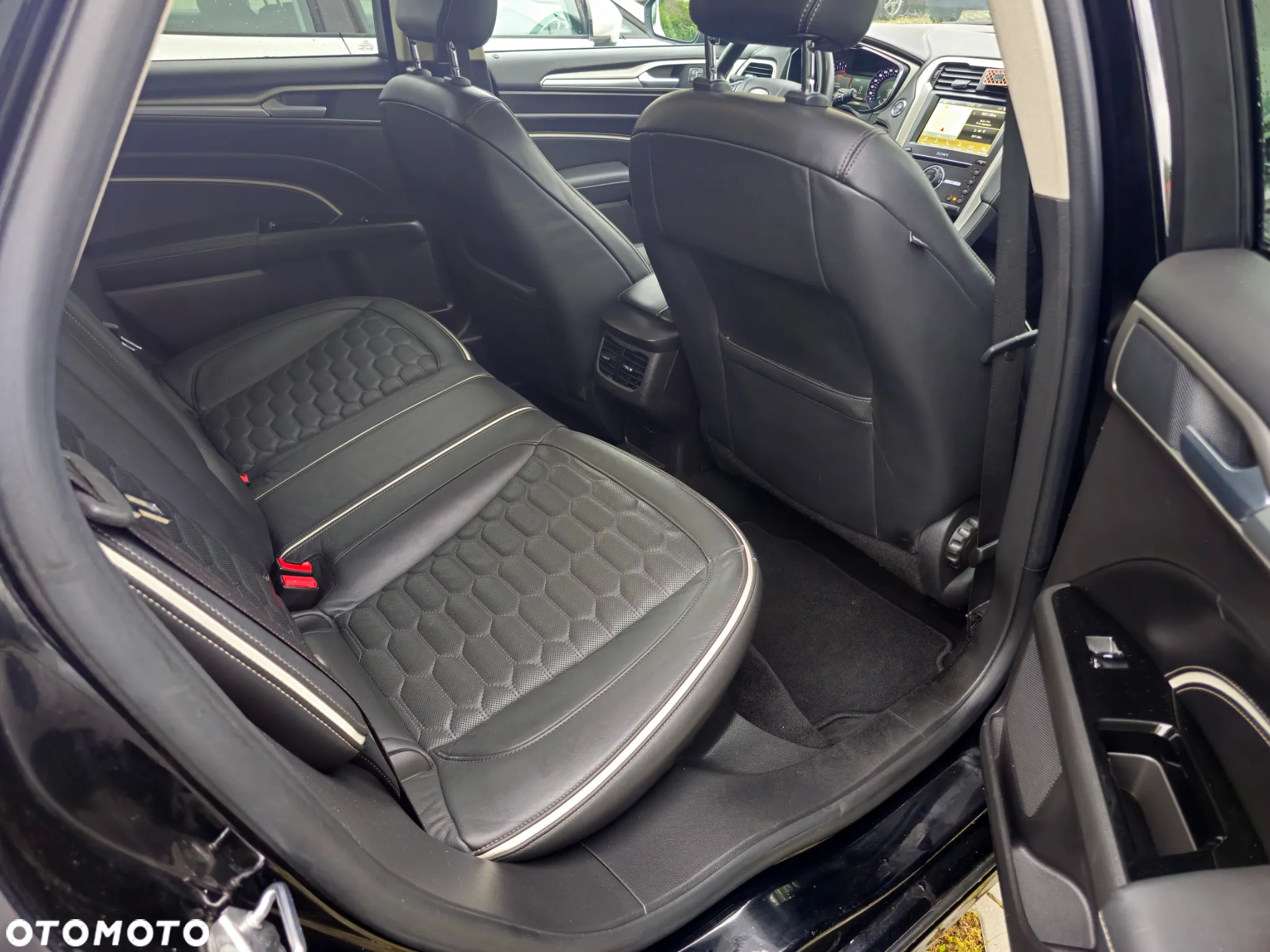 Ford Mondeo Vignale 2.0 TDCi PowerShift - 14