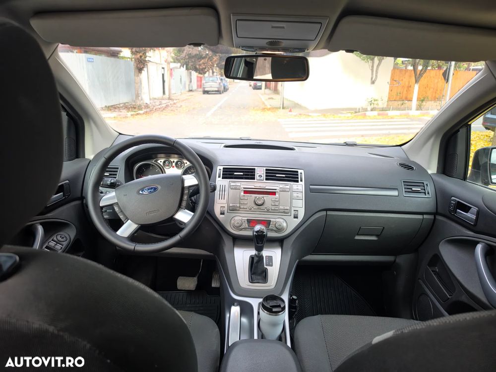 Ford Kuga - 8