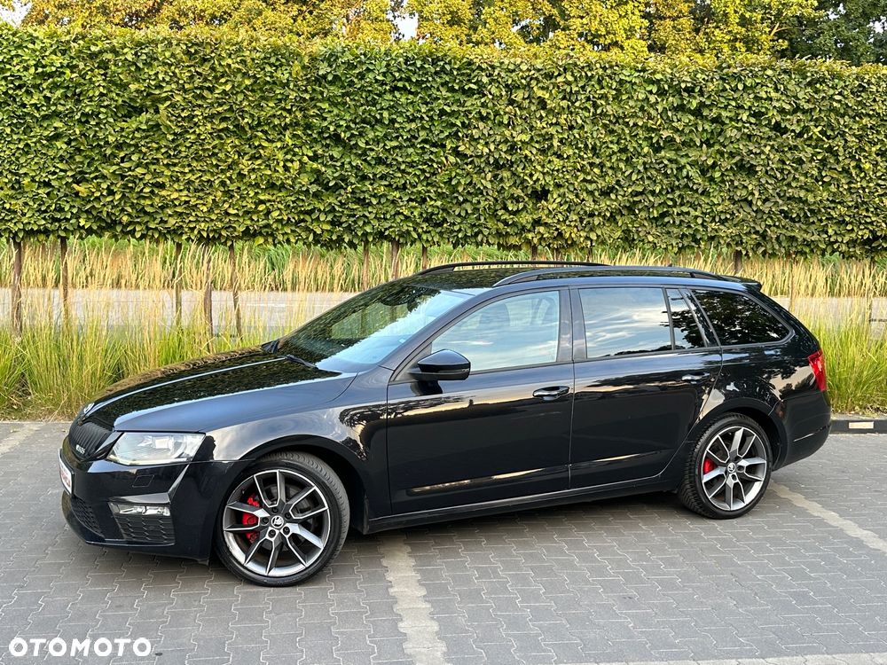 Skoda Octavia Combi 2.0 TDI DSG RS - 2