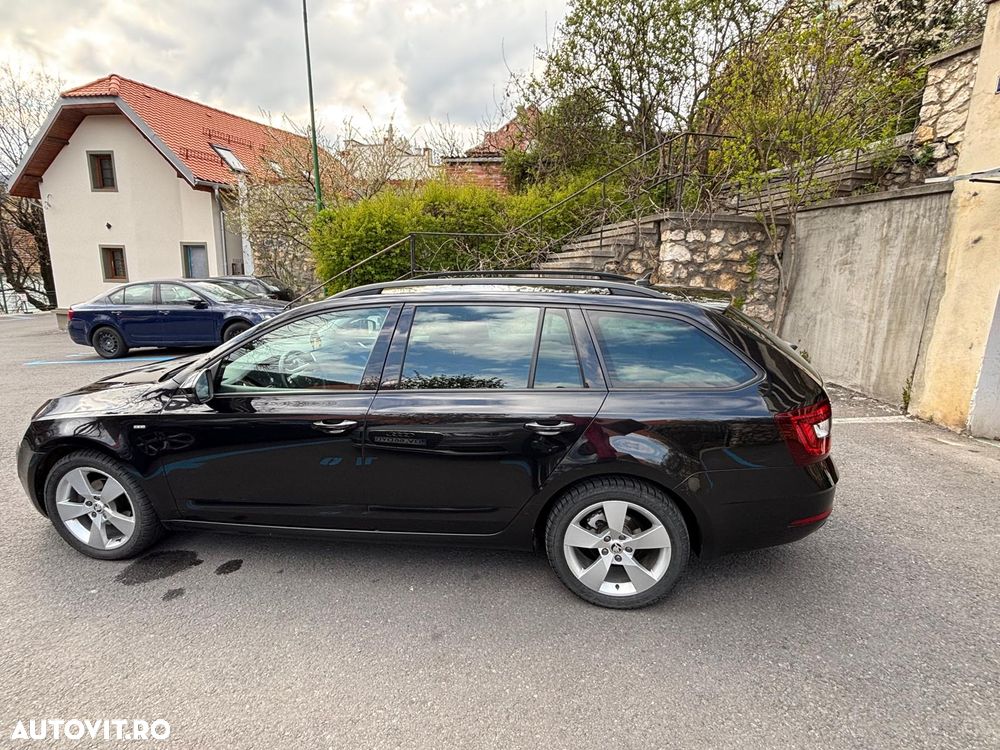 Skoda Octavia 1.6 TDI DSG Ambition - 2