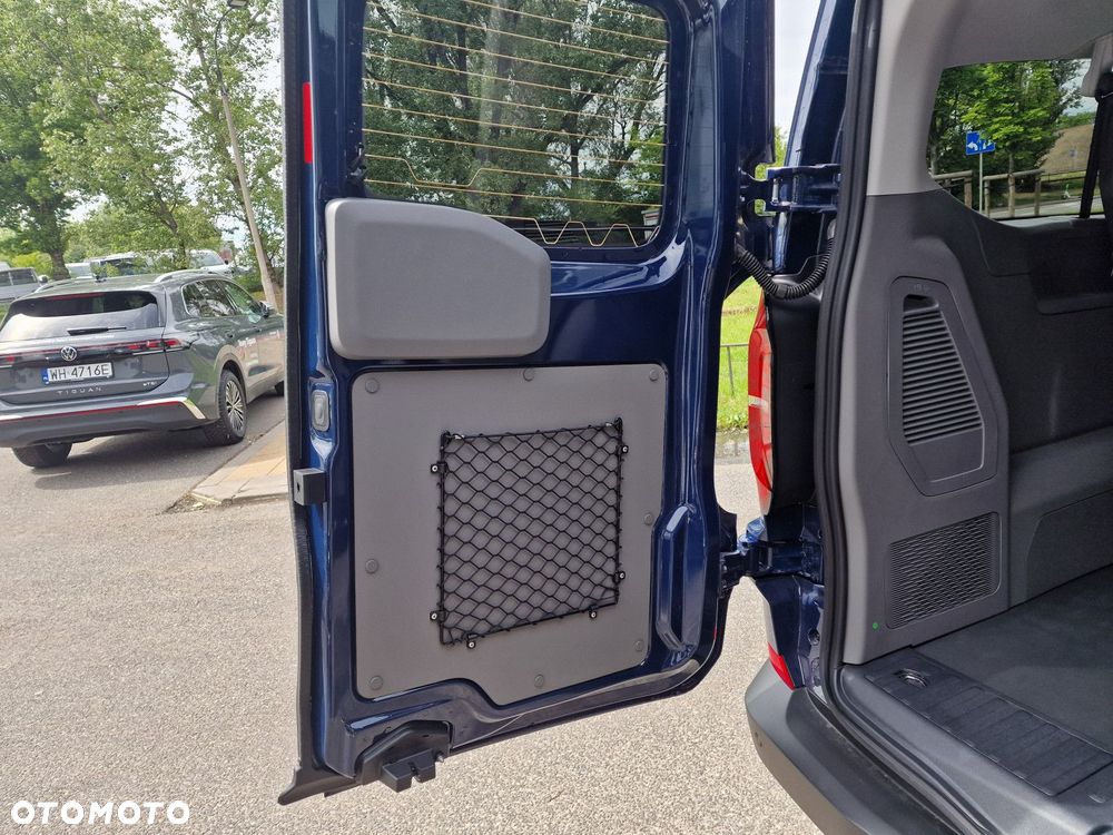 Volkswagen Caravelle - 12