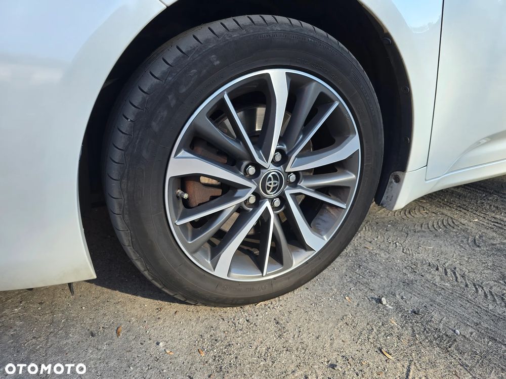 Toyota Avensis 2.0 D-4D Premium - 7
