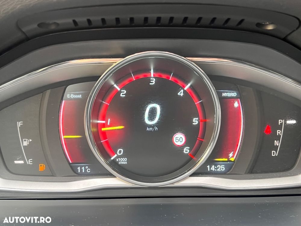 Volvo V60 D6 Plug-In-Hybrid AWD Geartronic Momentum - 16