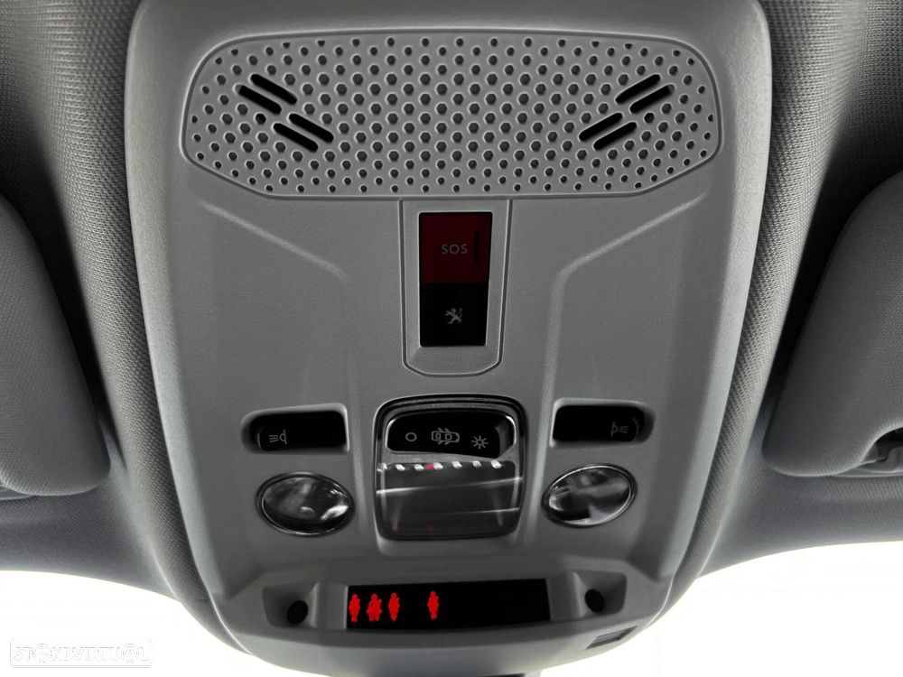 Peugeot e-2008 50 kWh Active Pack - 25