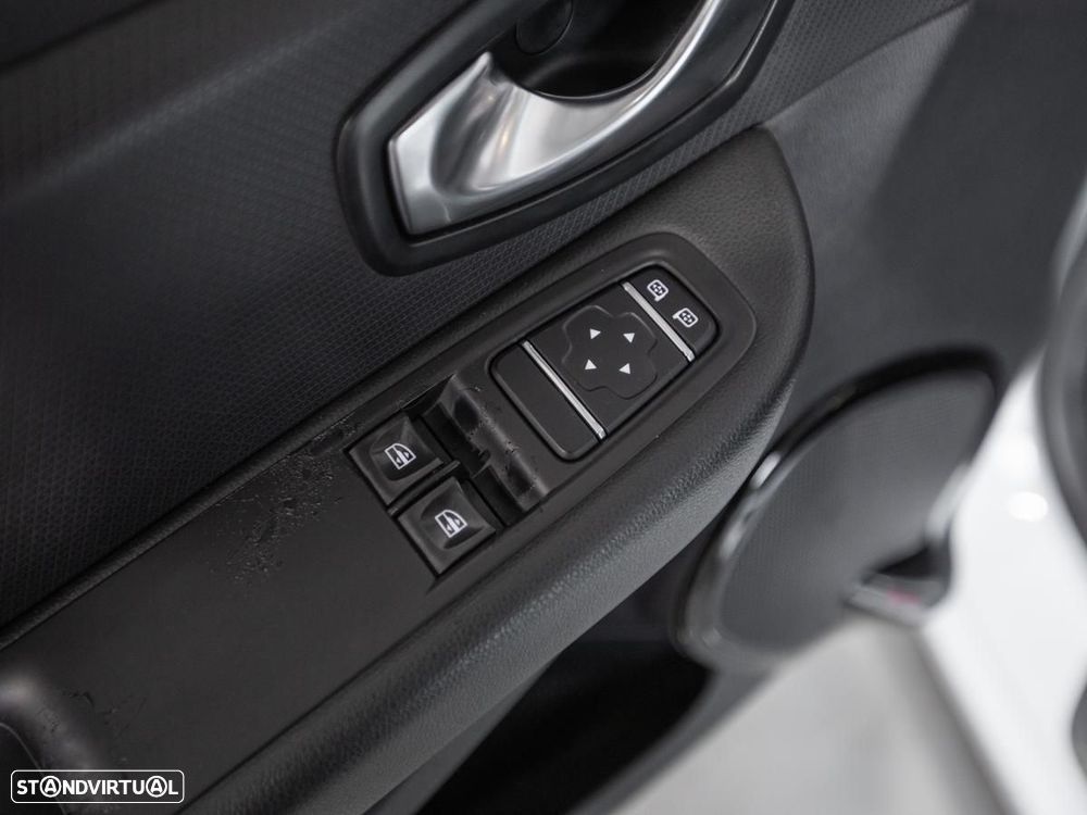 Renault Clio Sport Tourer 1.5 dCi Limited - 12