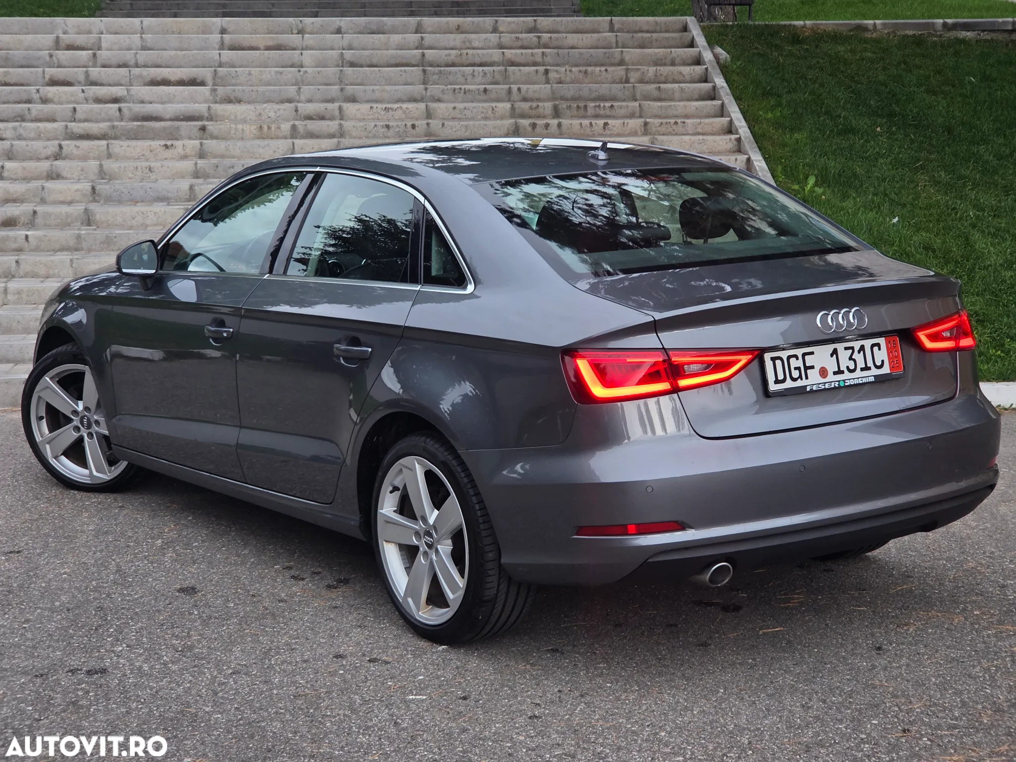 Audi A3 1.6 TDI Sportback S tronic design - 9
