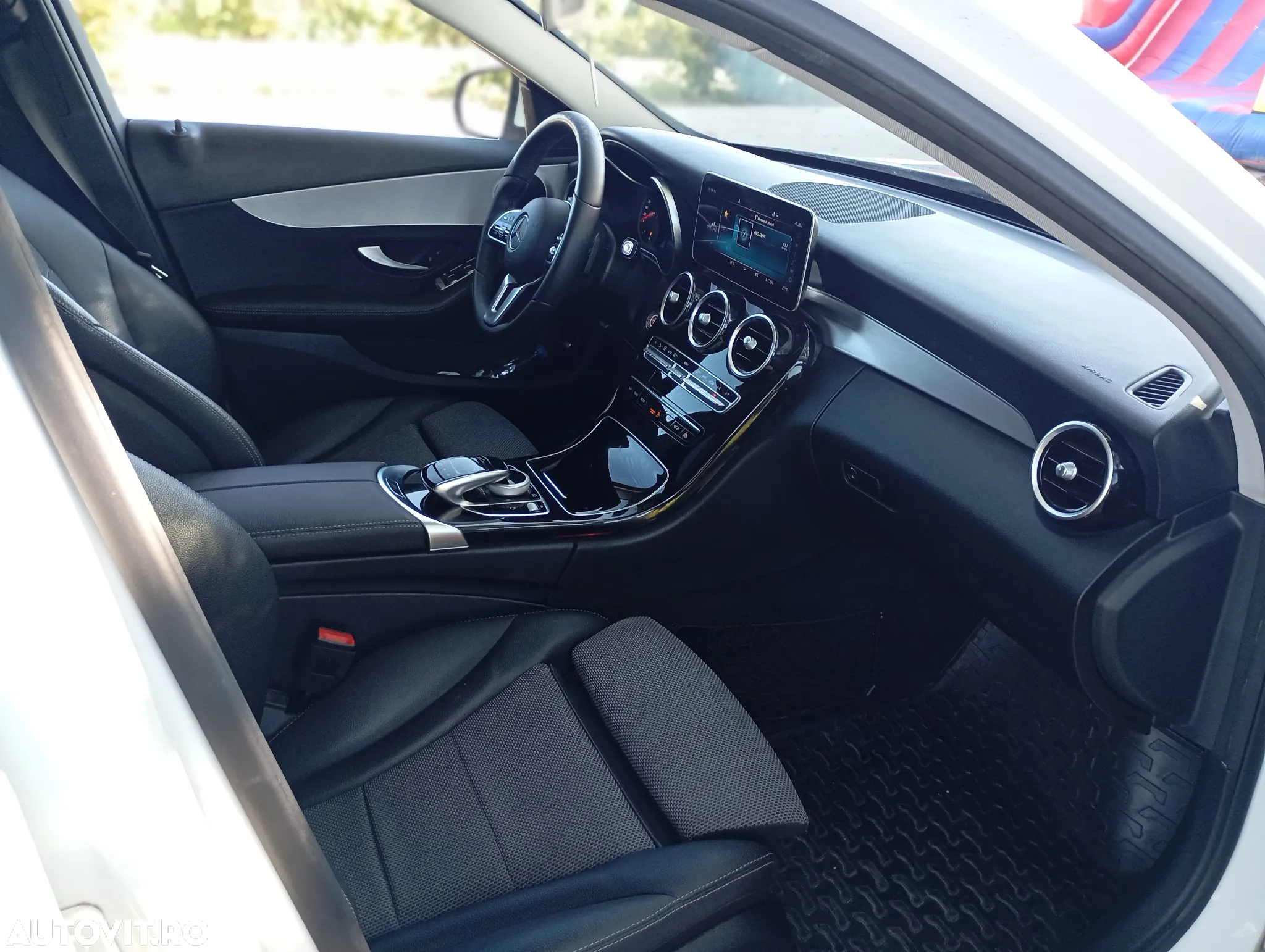 Mercedes-Benz C 220 d 4Matic T 9G-TRONIC Exclusive - 3