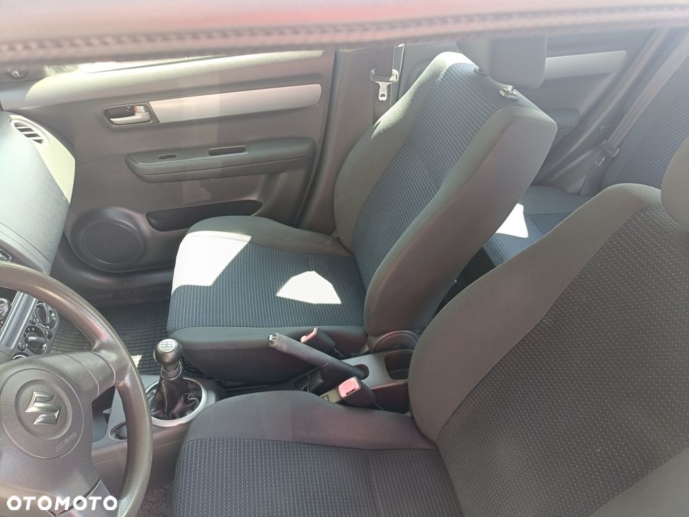 Suzuki Swift - 8
