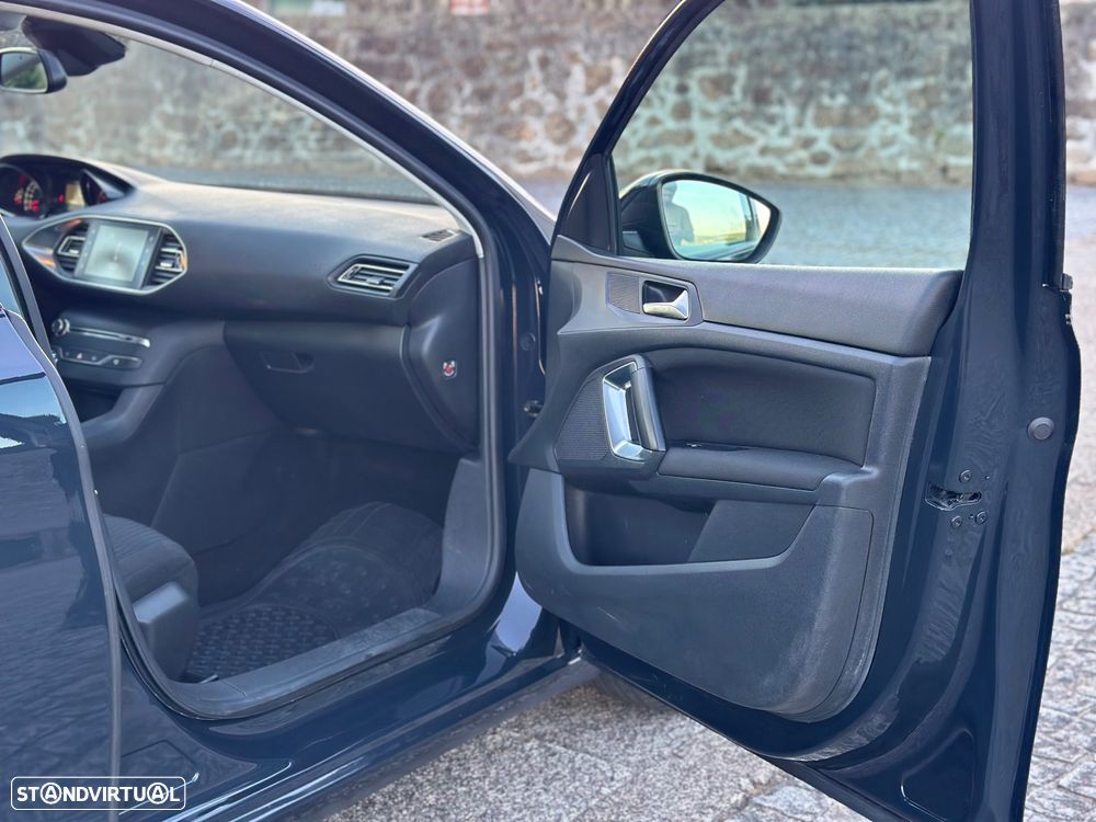Peugeot 308 SW BlueHDi 120 EAT6 Stop & Start Active - 39