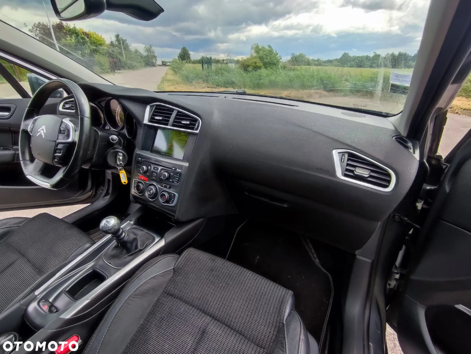 Volkswagen Golf 2.0 BlueTDI Highline - 14