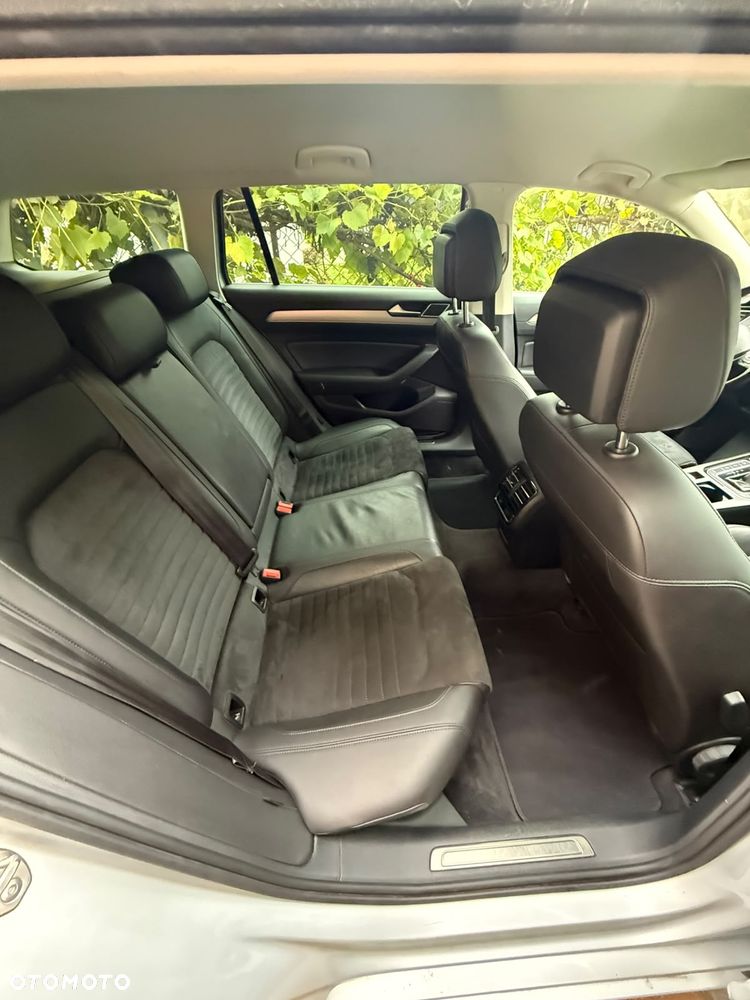 Volkswagen Passat - 11