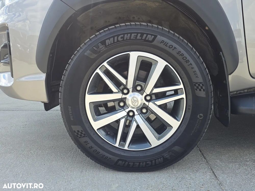 Toyota Hilux 2.4D 150CP 4x4 Double Cab AT Executive - 9