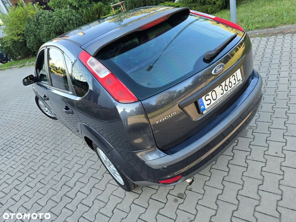 Ford Focus 1.6 Ambiente - 28