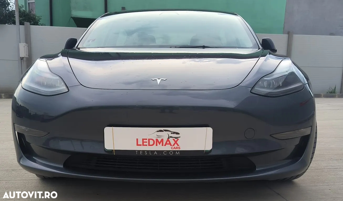 Tesla Model 3 - 7