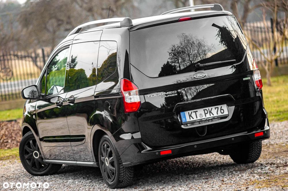 Ford Tourneo Courier 1.0 EcoBoost S&S Titanium - 8