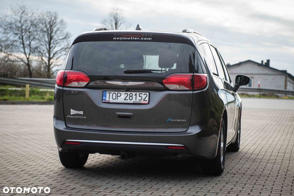 Chrysler Pacifica - 10