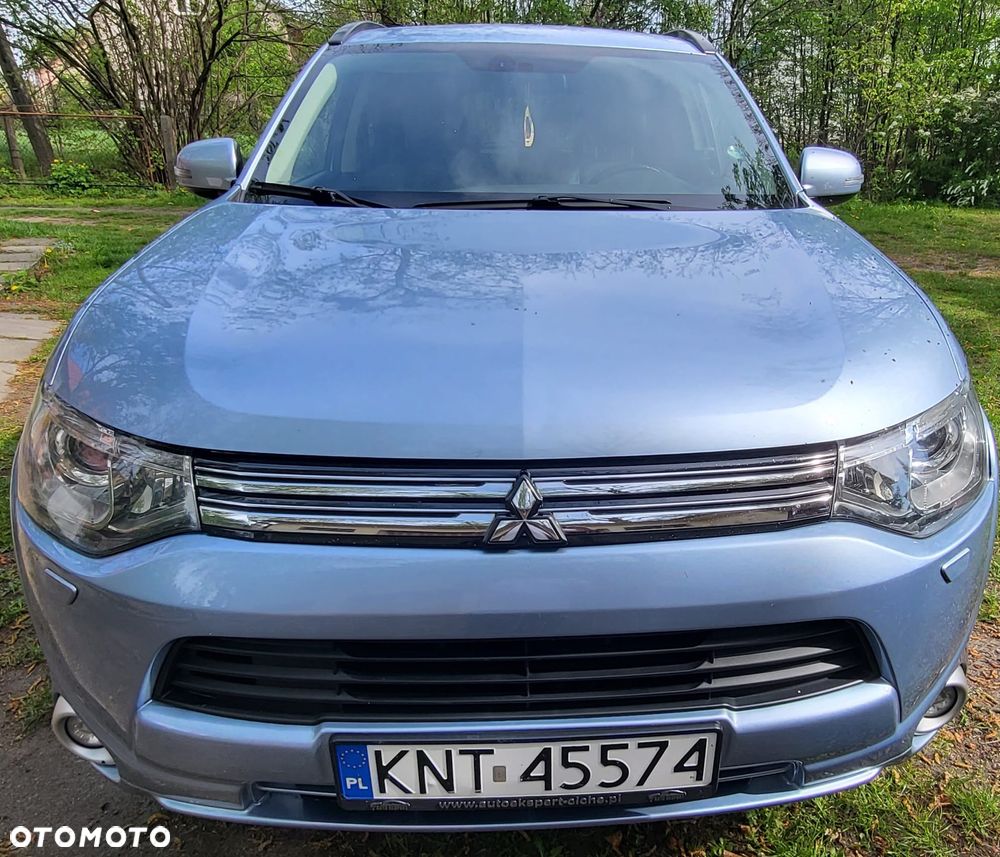 Mitsubishi Outlander Instyle NAVI + - 1