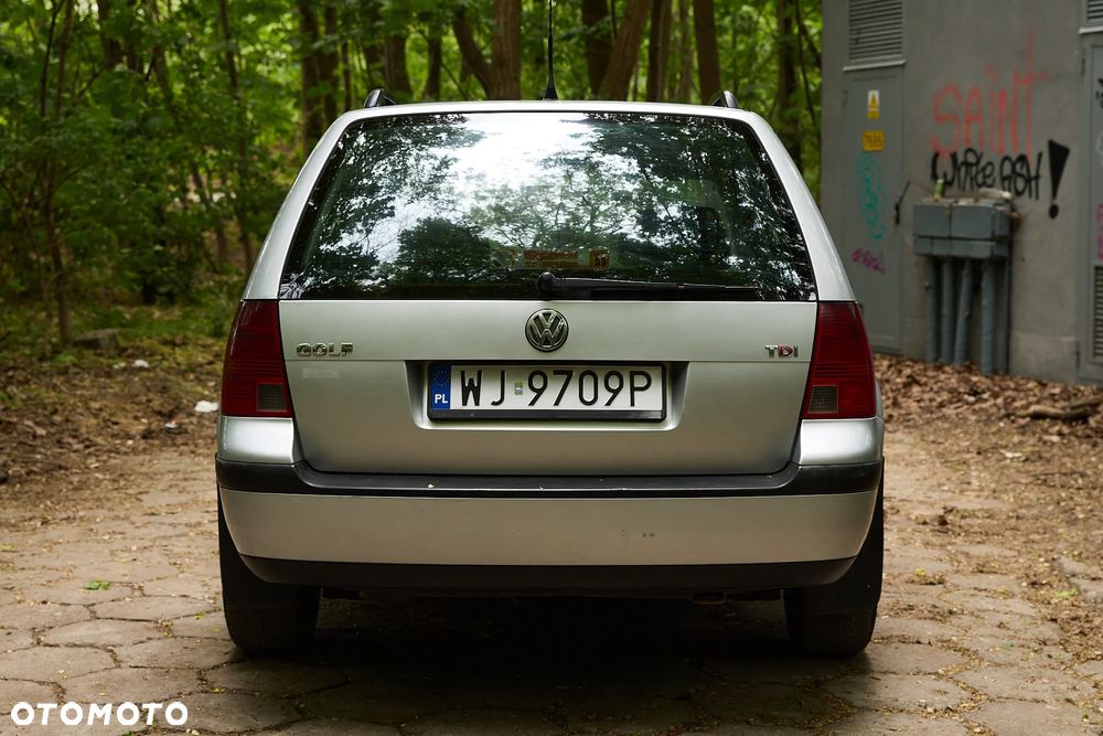 Volkswagen Golf - 6