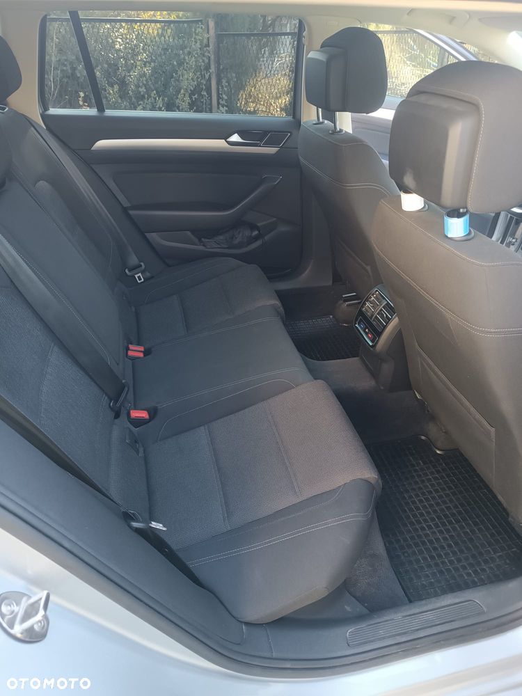 Volkswagen Passat - 6