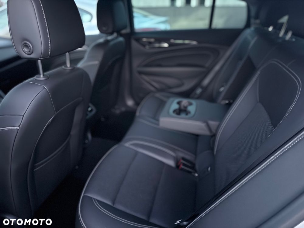 Opel Insignia - 25