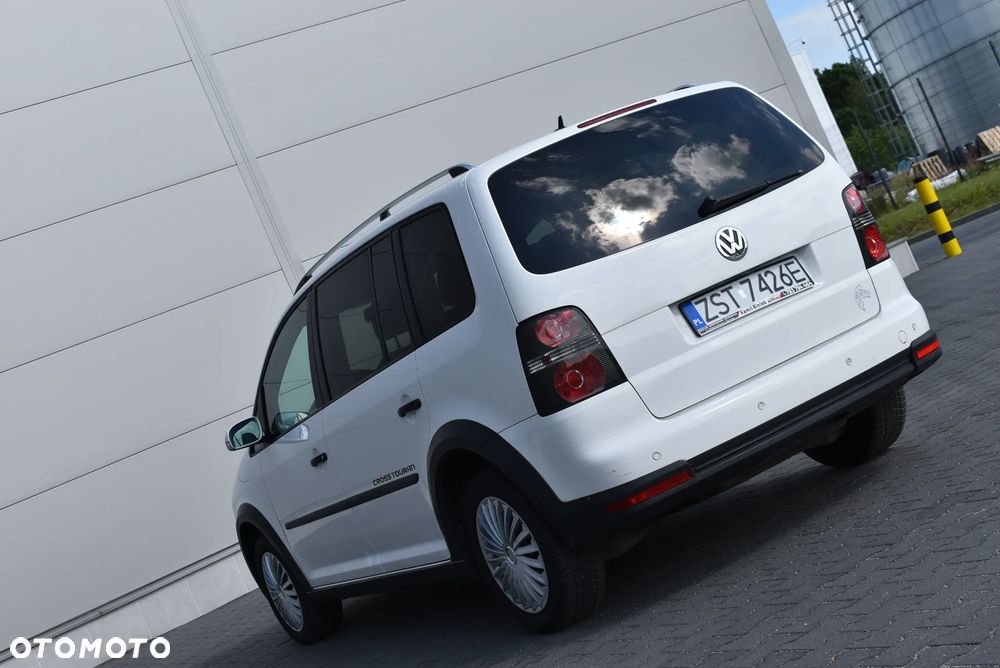 Volkswagen Touran 1.4 TSI Cross - 3