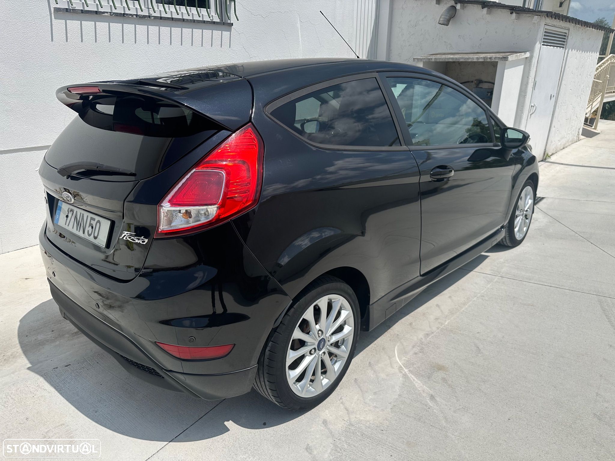 Ford Fiesta 1.0 T EcoBoost Titanium - 1