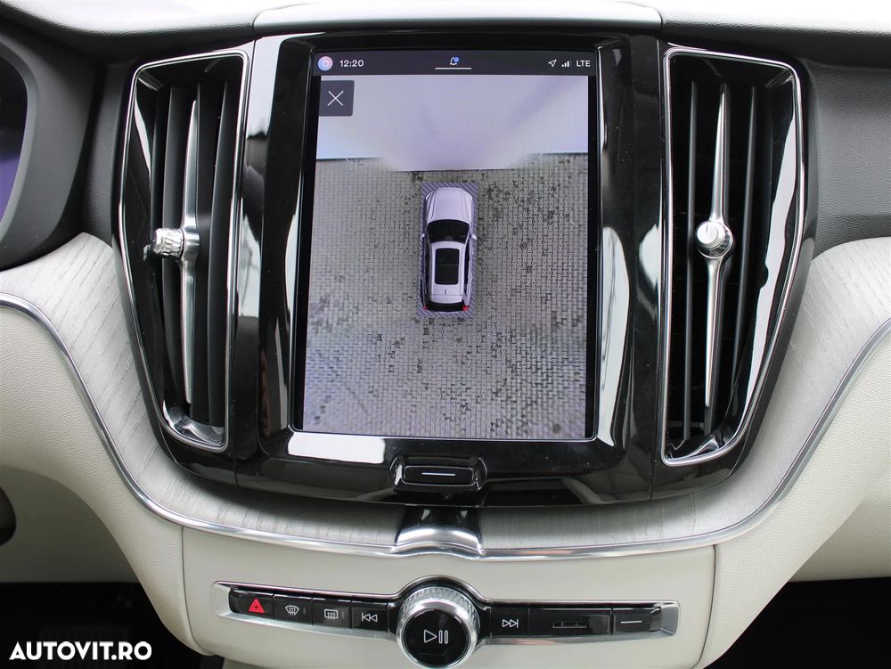 Volvo XC 60 B4 D AWD Plus Bright - 19