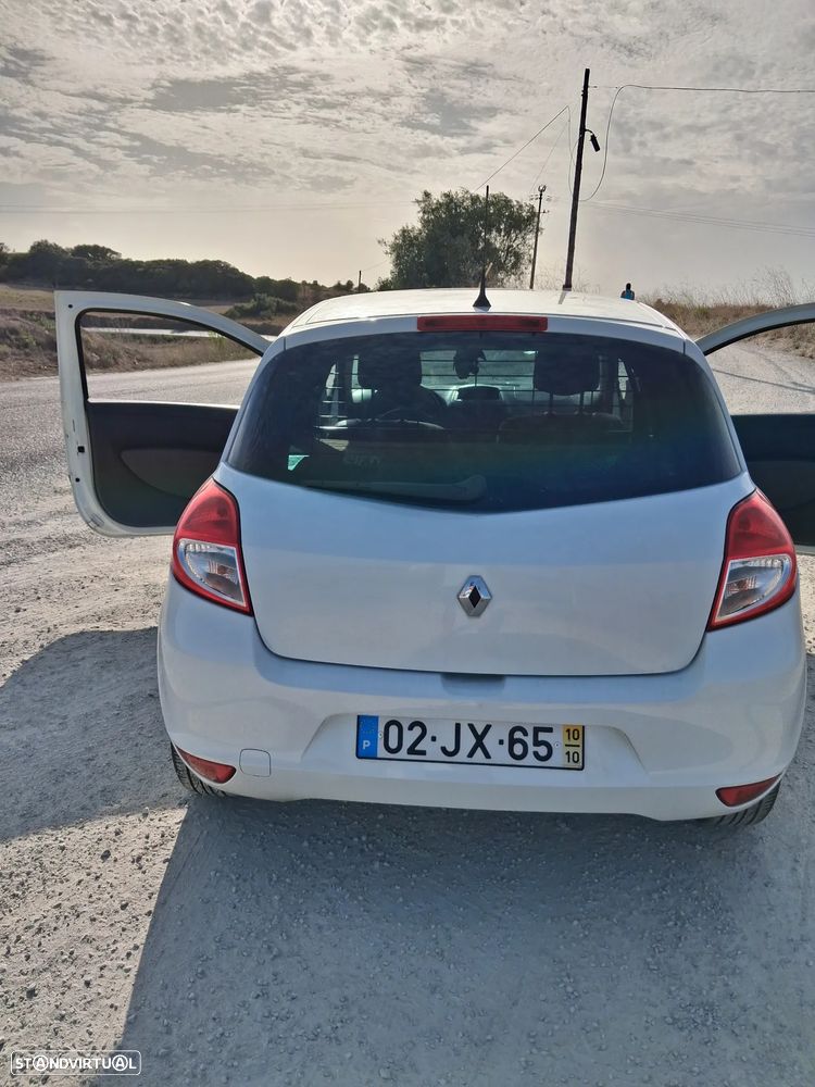 Renault Clio 1.5 dCi Dynamique S - 8