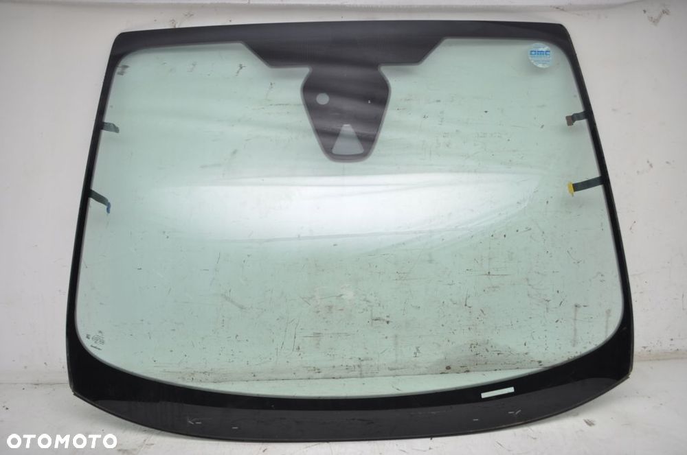 FORD FIESTA MK8 SZYBA PRZÓD PRZEDNIA CZOŁOWA 17R - 1