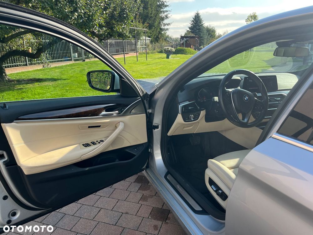 BMW Seria 5 530i - 11