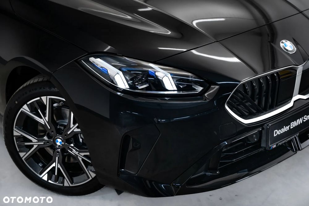 BMW Seria 1 120 mHEV - 12