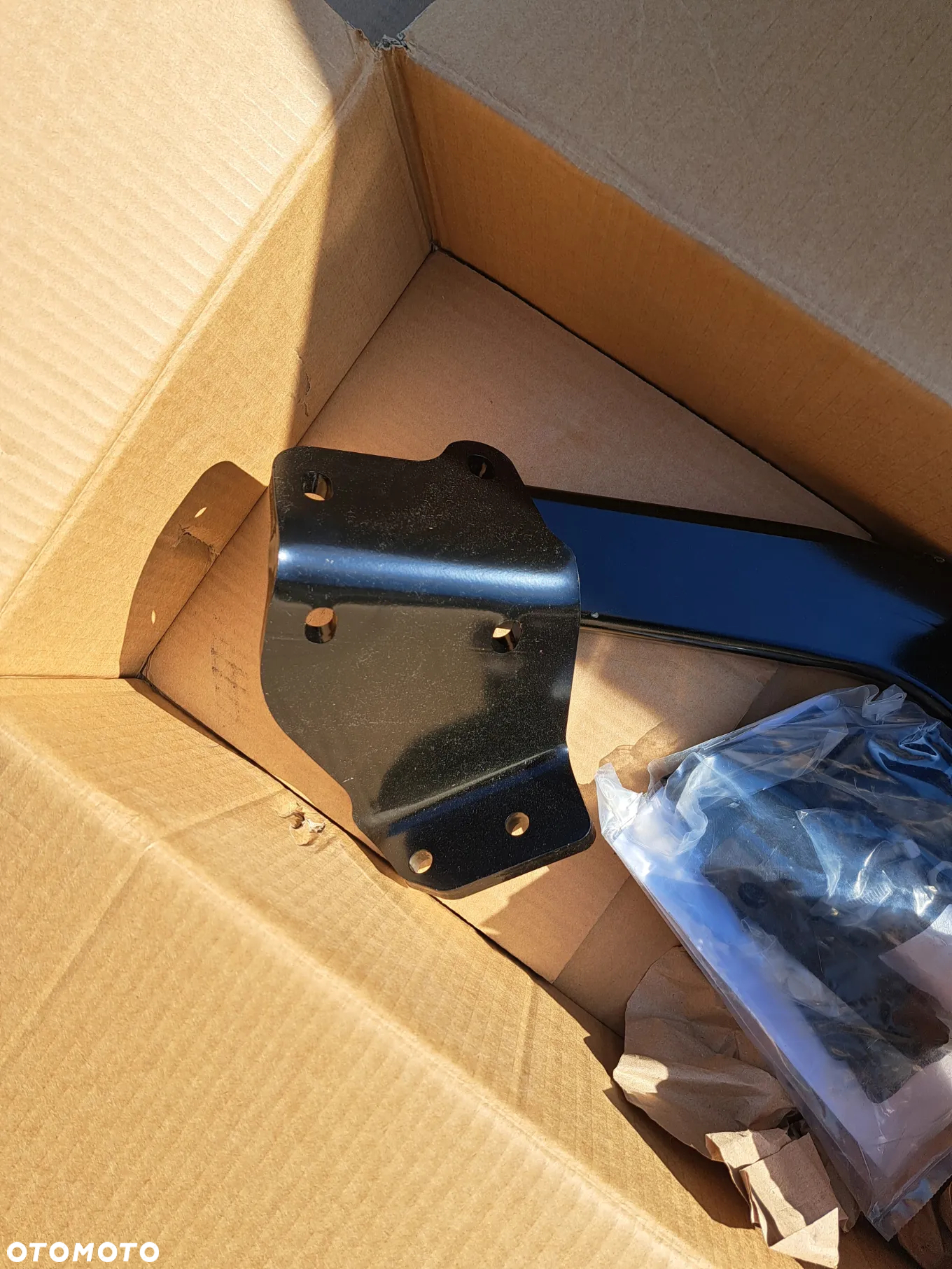 Hak Holowniczy Dodge Journey I Fiat Freemont 82210871 - 2