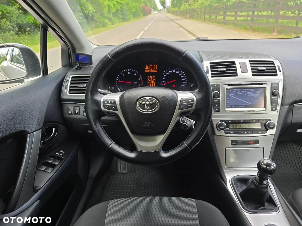 Toyota Avensis 2.0 D-4D Premium - 6