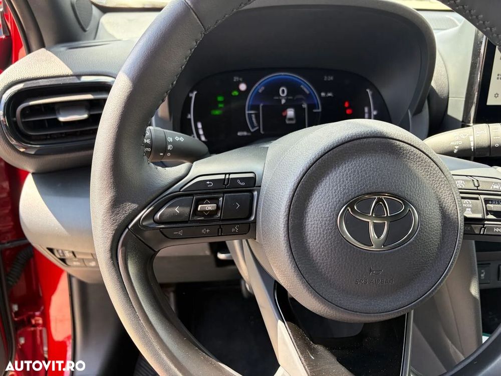 Toyota Yaris Cross 1.5 VVT-i HSD 4x2 Dynamic - 16